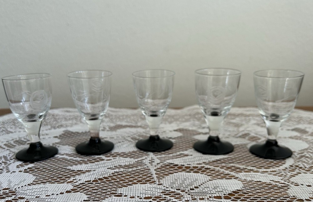 Vintage Black Footed Etched Glass Art Deco Cordial Liqueur Glass Set Of 5