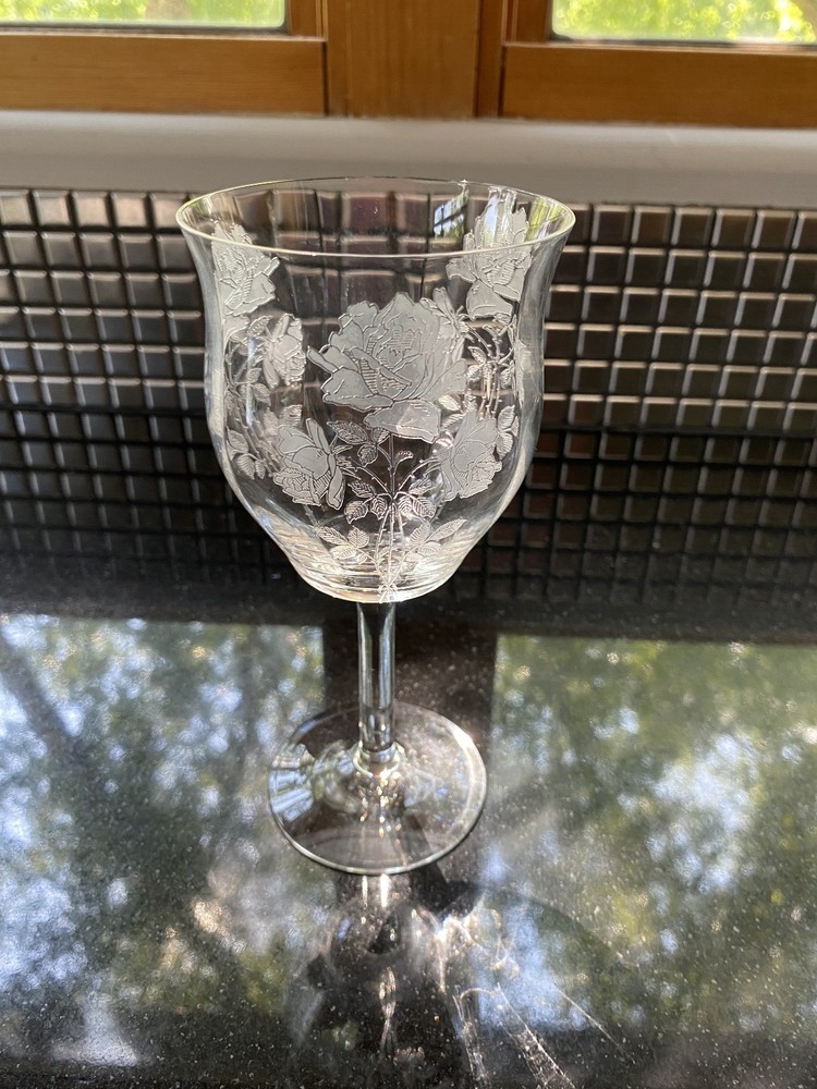 VINTAGE Raised Etched Roses Clear Glass Water Goblet 6.75″H
