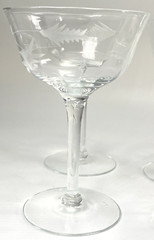 Pretty Crystal Etched Optical Wine Glasses 5 3/4″ with a 6oz Capacity