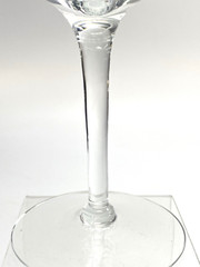 Pretty Crystal Etched Optical Wine Glasses 5 3/4″ with a 6oz Capacity