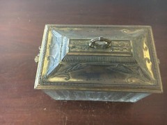 1 Crystal Biscuit Box