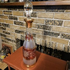 Vintage Frosted Cut Glass Traube Cranberry Red & Gold Decsnter 16″ Tall Pretty!