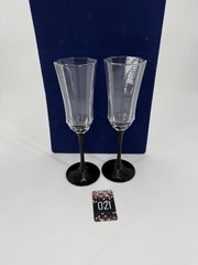 Vtg. Pair of Luminarc France, Wine Glasses, Octime Shape, 8.25″tall, Exc. Cond.