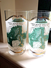 SET 2 Tall 5 1/2″ Glass High Ball Cocktail Pebble Beach Golf Course Gold Rim