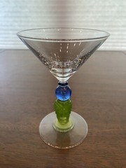 STUNNING SET(3) RICHARD JOLLEY 1996 Bombay Sapphire/Green Martini Glasses 6.5″H