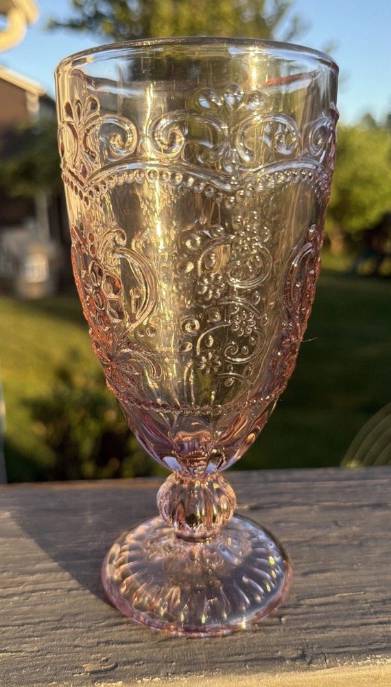 Pioneer Woman Amelia Glass 14.7 Ounce Rose Tea Goblet Pink Purple