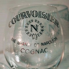 COURVOISIER BRANDY GLASSES, Crystal, 3 1/2″, 3 Oz, 22K Trim, FRANCE, 2PCS