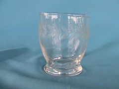 9 USED VINTAGE ANCHOR HOCKING LAUREL GRAY CUT 4 OZ FOOTED TUMBLER 2-3/4″ HIGH