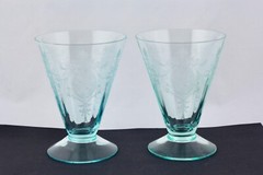 SET OF 2 SUNRISE MEDALLION BLUE BY MORGANTOWN FOOTED TUMBLERS – MINT