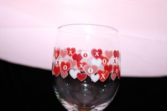 Greenbrier International Hearts Glass Wine Glasses Pink Red St. Valentines Kiss