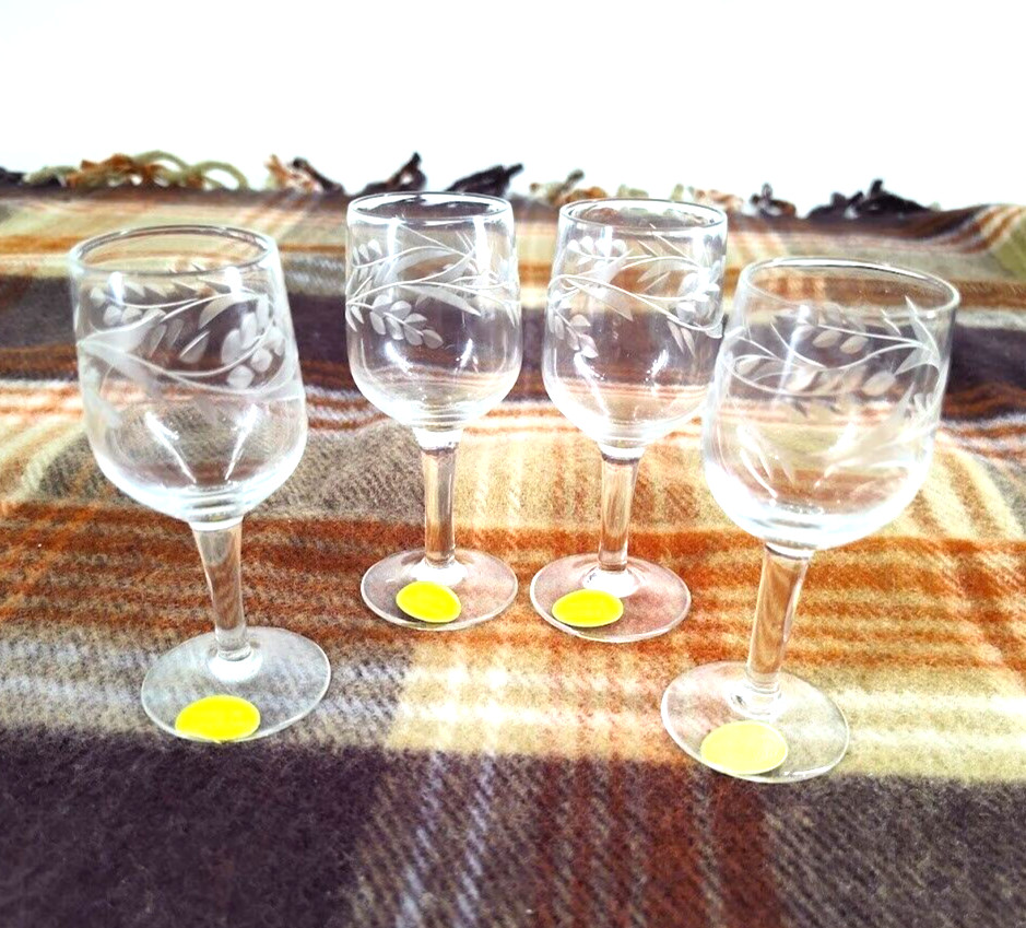 4 Vtg Cordial Wine Liqueur Glasses Floral Etched Stem Footed Water Drinking