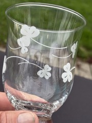 Eamon Glass Clear Ball 10oz Footed Water Goblet Shamrocks (EAG9) Excel Used Cond