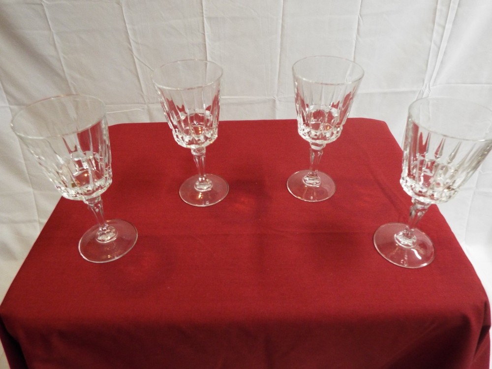 Crystal Wine Glasses 6 1/8 Inches, Set of 4