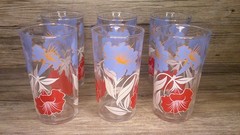 6 MCM Vintage Tumblers red, white and blue floral pattern Z106
