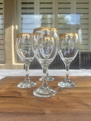 Vintage MCM Wine Glasses Set of 4 Gold Etched Rim Elegant Barware 6.75” Tall