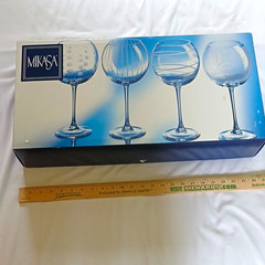 Mikasa 4-Piece Clear Glass Decorated Stemmed Wine Glass Set, Etched Designs