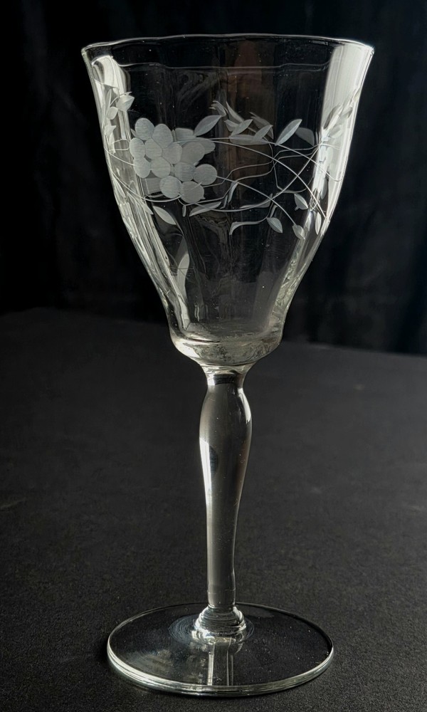 Vintage Crystal Etched Wine Glass 6 1/4″ Delicate Stem Elegant Floral Design