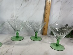 Vintage UV GLOW Fostoria Swirl Optic Green Cocktail Glasses~ Set of 4~ Glass 4”