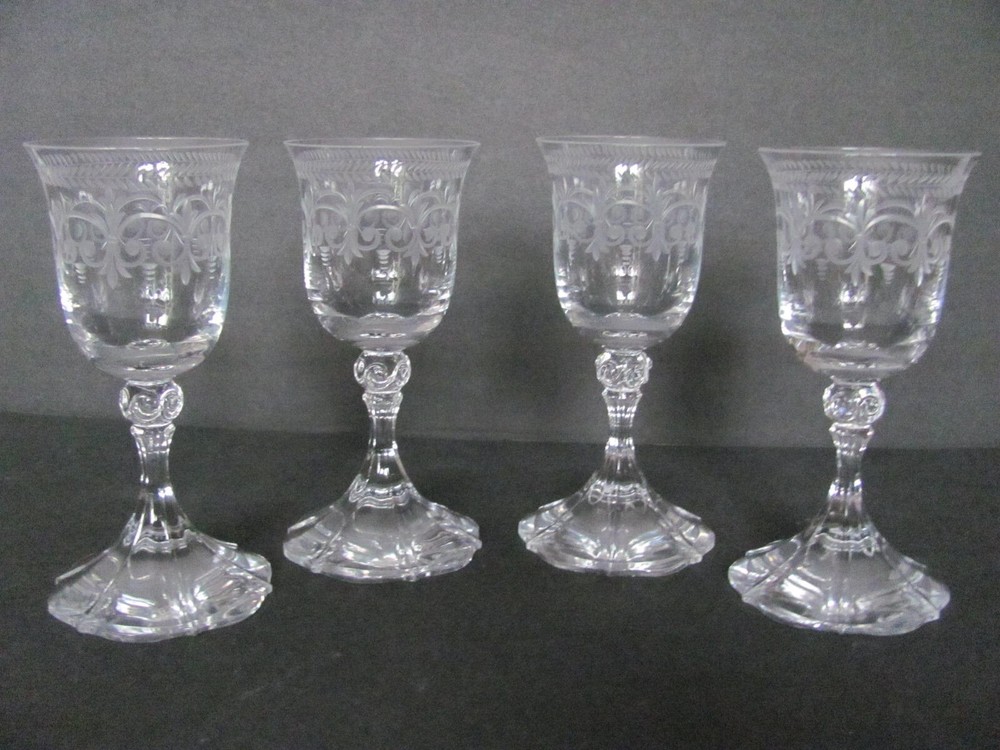 CUT CRYSTAL FLEUR DE LIS TYPE DESIGN CORDIALS / COCKTAILS – SET OF 4