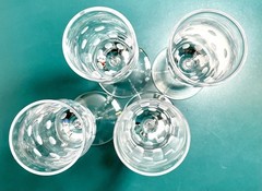 4 excellent Thomas O’brien 8.5”Champagne Flutes Dotted Pattern trumpet footing
