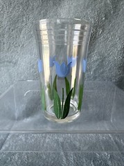Swanky Swigs Vintage 1950’s Juice Glasses, Tulip Flower Design Red Blue Set of 3
