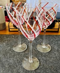 St Nicholas Square Peppermint Lane Vintage Wine Glasses Set Of 3 – 8-5/8”