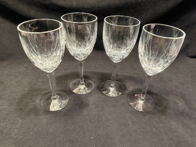 LENOX CLARITY RED WINE GLASSES – 7″ SIZE – SET OF 5 (NO TRIM) Please read