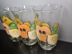 RARE Vintage Set of 3 Nancy Lynn Anthropomorphic»Smiling Fruit» juice glasses