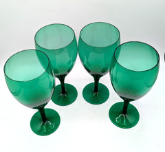 Evergreen Smooth Stem Glass Water Goblet Set of 4 Emerald Green 16 oz