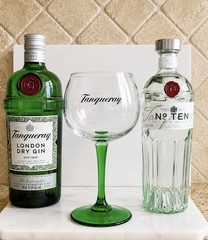 Tanqueray Copa Balloon Glasses Set of 6 Green Stem Glassware, collectable.
