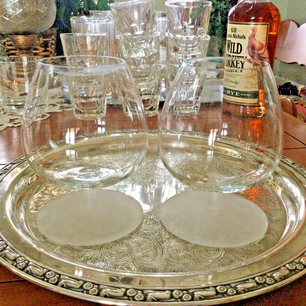 Pair Beautiful 5 1/4″ Tall x 2 1/2″ Rim Frosted White Base Brandy Snifters