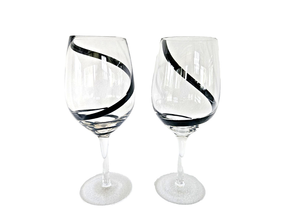 Pier 1 – Swirline BLACK – Water/Wine Goblets Glasses – 16 oz. – Set of 2 – EUC