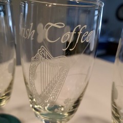 4X Vtg. SHAMROCK Irish Coffee Glasses Frosted Mugs Green Stems