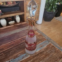 Vintage Frosted Cut Glass Traube Cranberry Red & Gold Decsnter 16″ Tall Pretty!