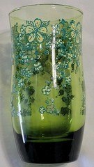 Vtg Green Glass Tumblers Daisy Floral 9 oz Heavy Bottom Set of 8 Retro