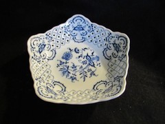 BLUE DANUBE JAPAN 7 3/4″ PIERCED CANDY DISH