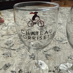 Chateau Morrisette Tasting Wine Glasses 8 Oz Painted Labradors Black Red