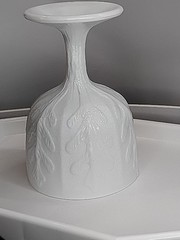 VTG F.T.D. 1975 MILK GLASS CHALICE GOBLET, CANDY w/ OAK LEAF PATTERN WHITE EUC