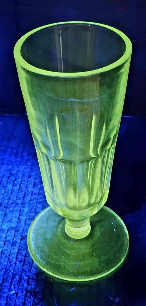 Clear Green Glass Footed Tumbler Goblet Drinking Glass for Unisex Adults