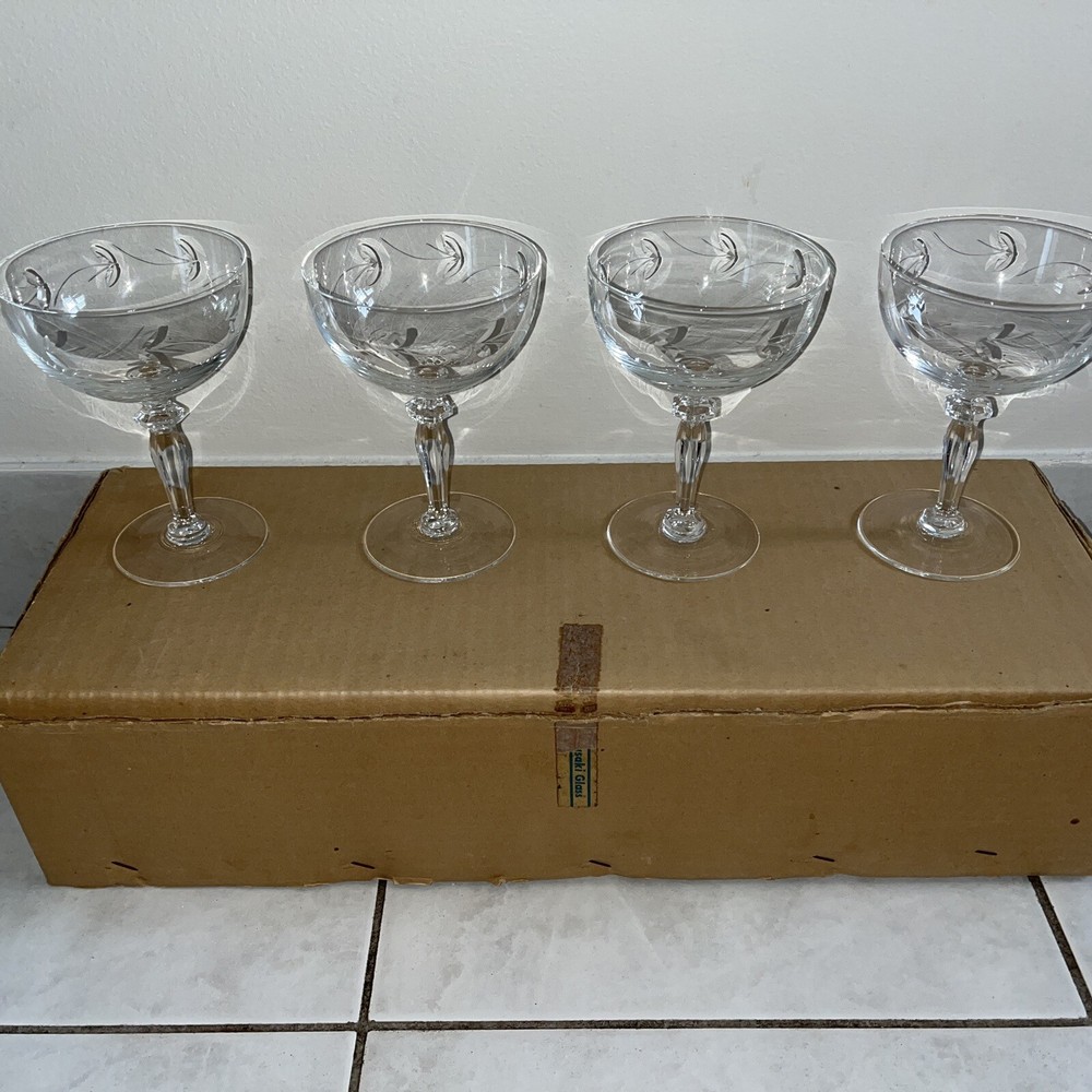 4 VINTAGE Sasaki Crystal Etched Sherbet Glass Set Unused With Original Packaging