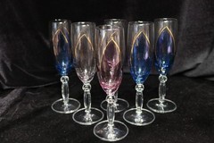 RARE 6 CHAMPAGNE FLUTES GOLD ACCENTS ON TURQUOISE PINK & CLEAR 8″ TALL MINT