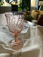Vtg Luminarc French Pink Swirl Glass 8 Oz 6″ Tall Wine Farm House MULTIPLE