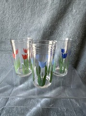 Swanky Swigs Vintage 1950’s Juice Glasses, Tulip Flower Design Red Blue Set of 3