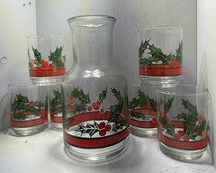 Vintage Libbey Holiday Set «Holly & Berries» includes 6-13oz glasses & Carafe
