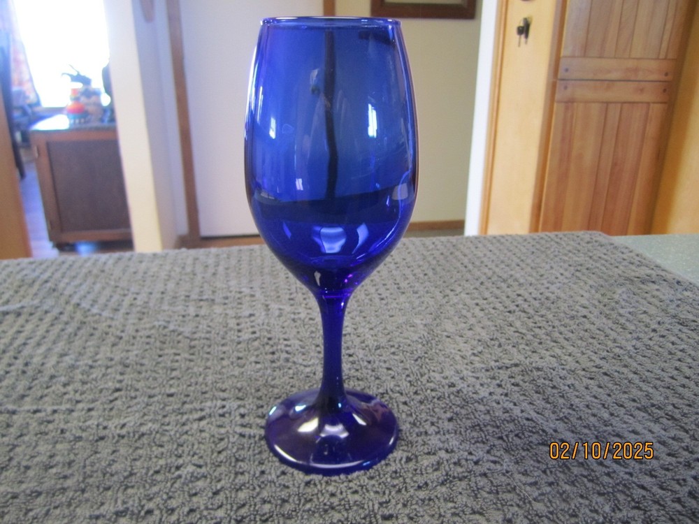 LIBBEY Premiere Cobalt Blue 8-1/4″ Tall Water or Claret Wine Goblets