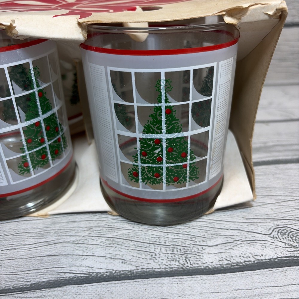 Vintage Set Of 4 WAECHTERSBACH Christmas Tree in Window Old Fashioned Glasses
