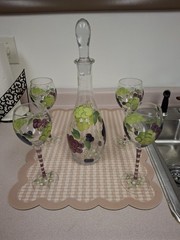 Vintage MCM 15″ Hand Painted Decanter & (4) 9″ Wine Glasses Grapes & leaves