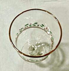 Set of 8 ) Vtg Libbey Holly Berry Gold Rim Christmas Goblet Bow Tie Stem Glasses