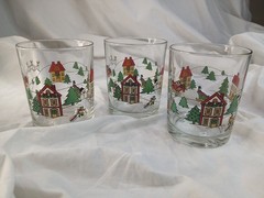 Vintage Christmas Winter Village Glass Tumblers – Set of 3 – Holiday Snow Scene