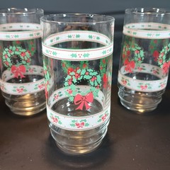 Indiana Glass Victorian Christmas 4 Glasses 5.75″ Wreaths Holly 16 oz Tumblers